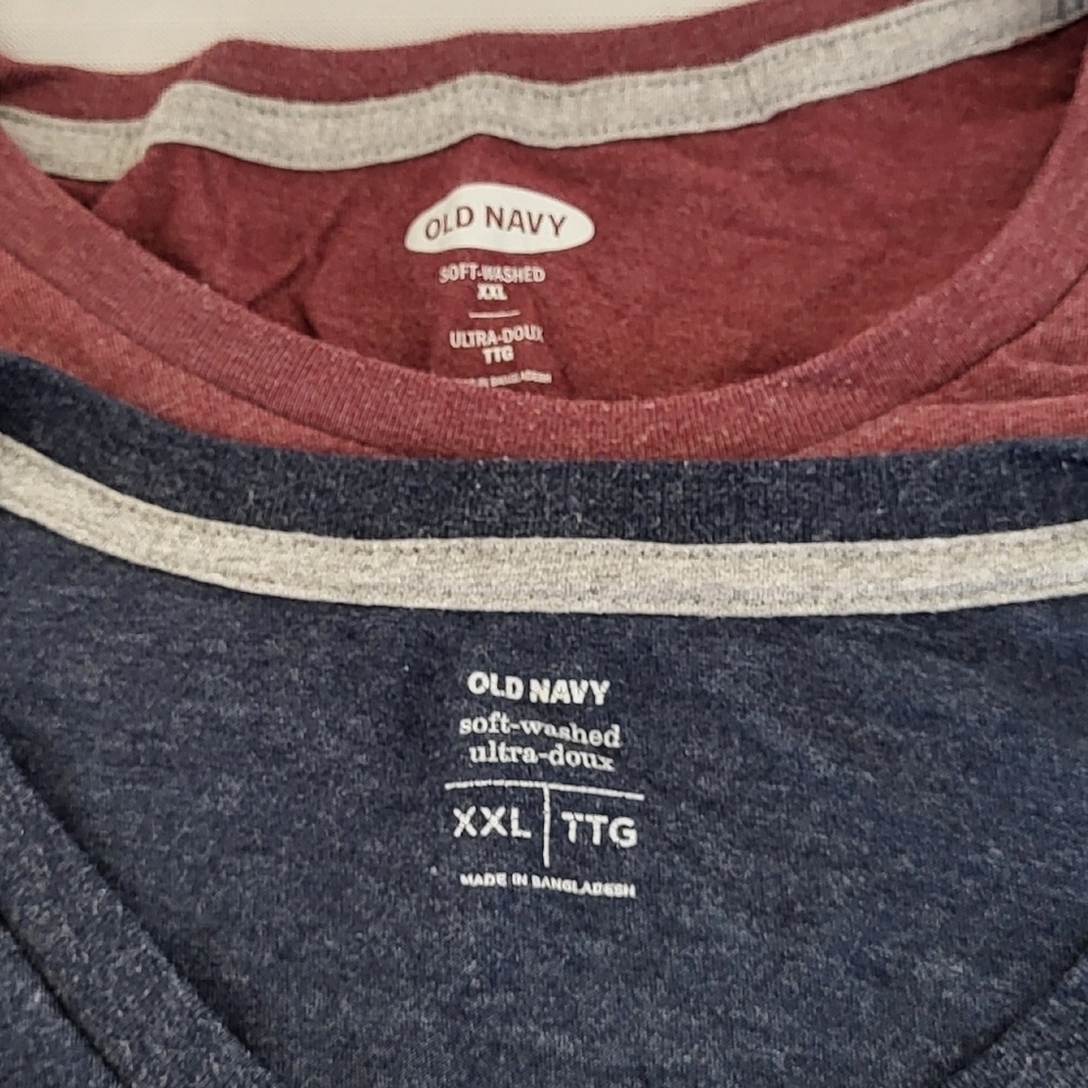 Set Of 2-Old Navy Men's Short Sleeve Tees - Blue and Burgundy, Size XXL